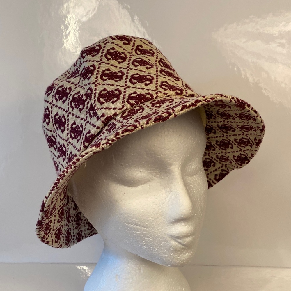 Guess Bucket Hat Patterned Burgundy and Cream Women's Hat
